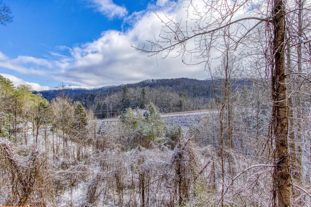 Magical Moments, Hot Tub, Wifi, 1089 Free Tickets Each Paid Day, Dollywood And More Gatlinburg Exterior photo