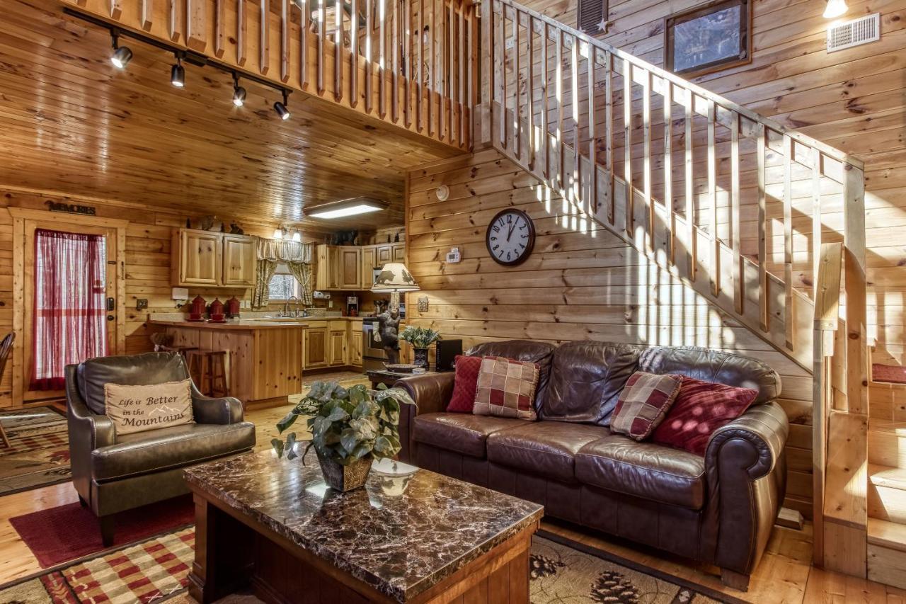 Magical Moments, Hot Tub, Wifi, 1089 Free Tickets Each Paid Day, Dollywood And More Gatlinburg Exterior photo