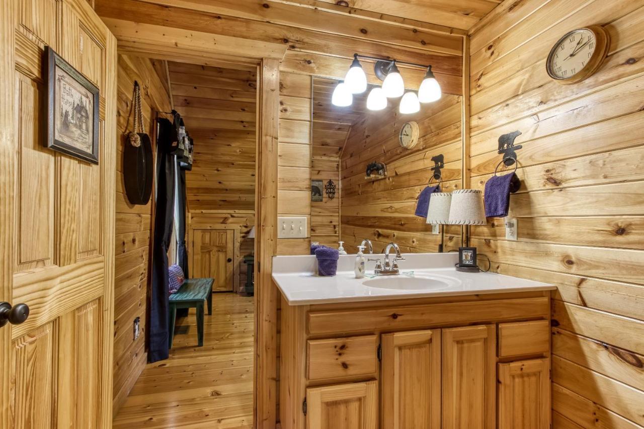 Magical Moments, Hot Tub, Wifi, 1089 Free Tickets Each Paid Day, Dollywood And More Gatlinburg Exterior photo