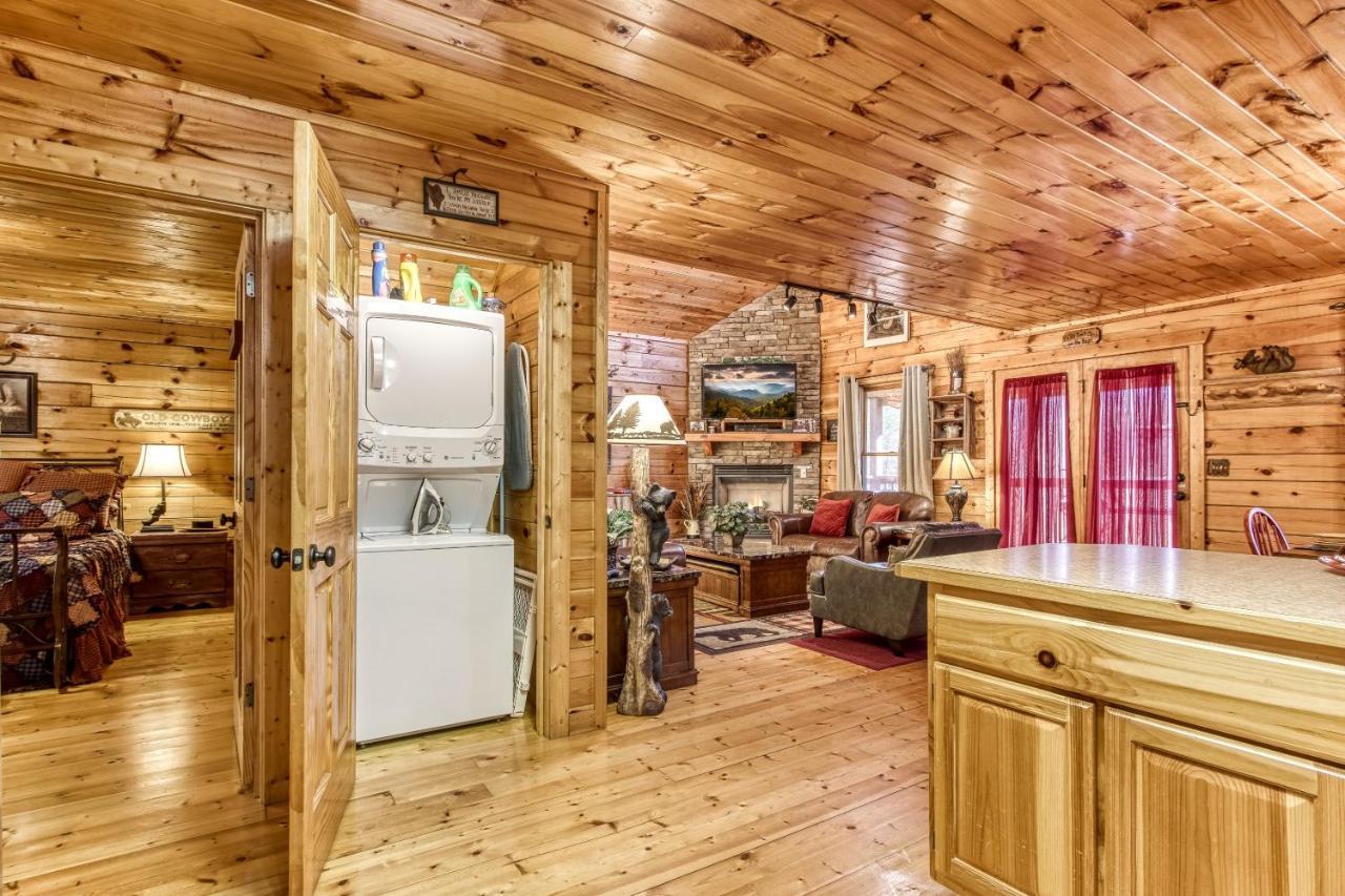 Magical Moments, Hot Tub, Wifi, 1089 Free Tickets Each Paid Day, Dollywood And More Gatlinburg Exterior photo