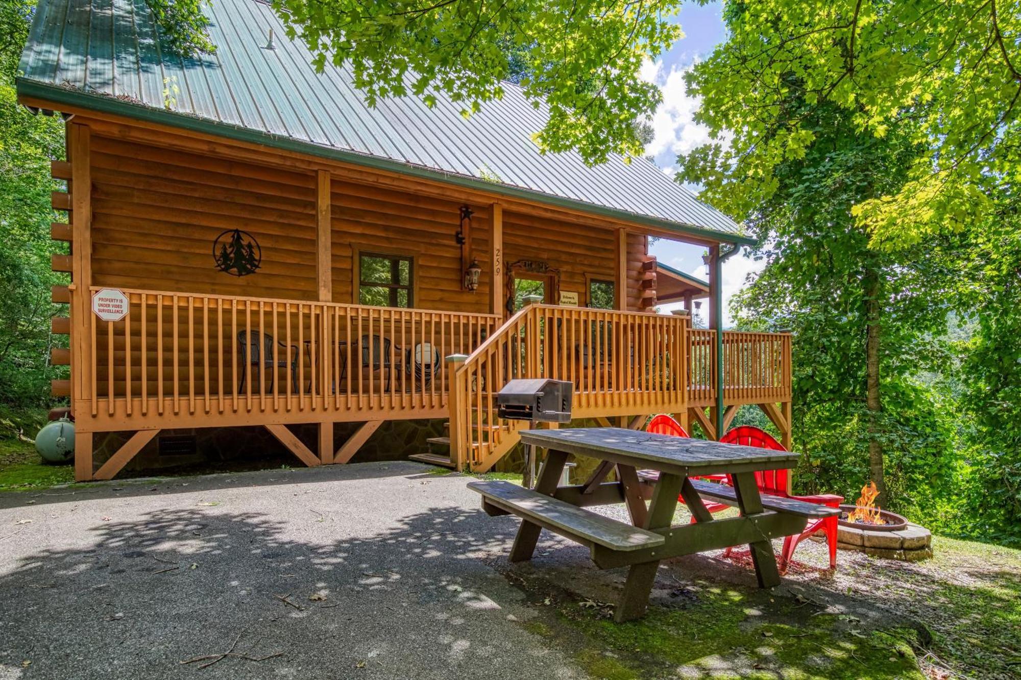 Magical Moments, Hot Tub, Wifi, 1089 Free Tickets Each Paid Day, Dollywood And More Gatlinburg Exterior photo